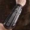 Ulfberth Læder Vambrace Med Metal Strips Aerdwulf