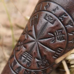Deepeeka Læder Vambrace Med Vegvisir -Rustning Salgsbutik laeder vambrace med vegvisir 4