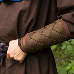 Epic Armoury Læder Viking Armbeskyttere I Plade, Brun, Par -Rustning Salgsbutik laeder viking armbeskyttere i plade brun par 1