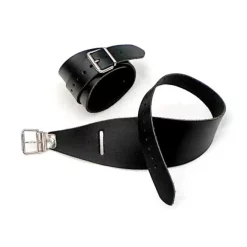 Læderarmbånd Med Spænder, Sort -Rustning Salgsbutik laederarmband med spaender sort 1