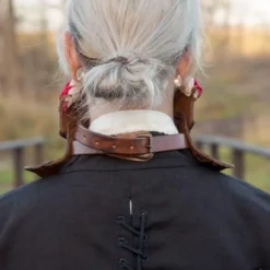 Epic Armoury Lang Læder Bevor, Rød -Rustning Salgsbutik lang laeder bevor rod 2