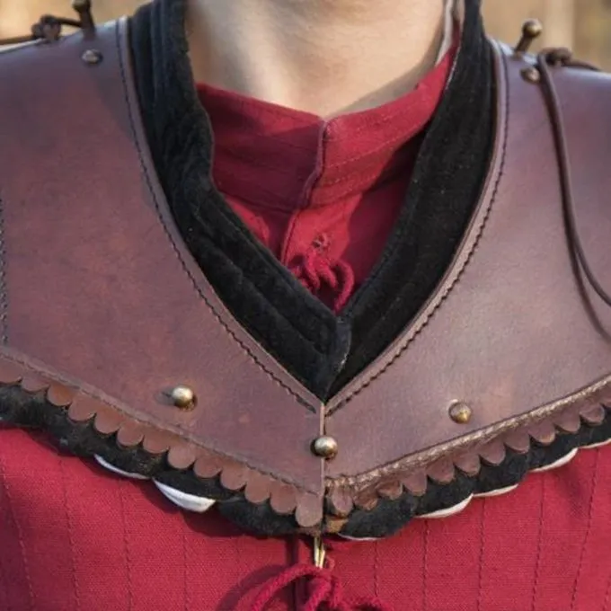 Epic Armoury Noble Læder Gorget, Rød 4 Epic Armoury Noble Læder Gorget, Rød - Billede 4