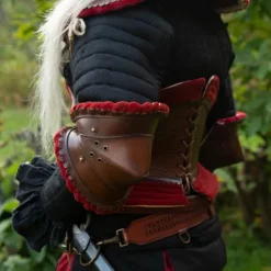 Epic Armoury Par Læder Couters, Brun-rød -Rustning Salgsbutik par laeder couters brun rod 2