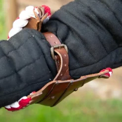 Epic Armoury Par Læder Couters, Brun-rød -Rustning Salgsbutik par laeder couters brun rod 4