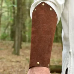 Deepeeka Ruskind Vambraces Leofric, Brun -Rustning Salgsbutik ruskind vambraces leofric brun 3