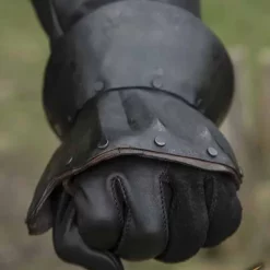 Epic Armoury Timeglasformede Halve Gauntlets Nurnberg, Patinerede -Rustning Salgsbutik timeglasformede halve gauntlets nurnberg patinered 4